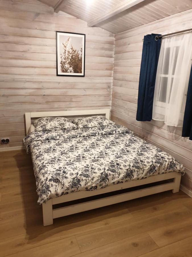 Domki W Lasku Wiele Exteriör bild